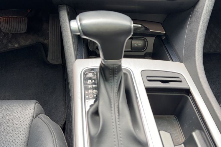 Used Kia K5 New Energy 2018 2.0L ZhiZun Edition Gear Lever
