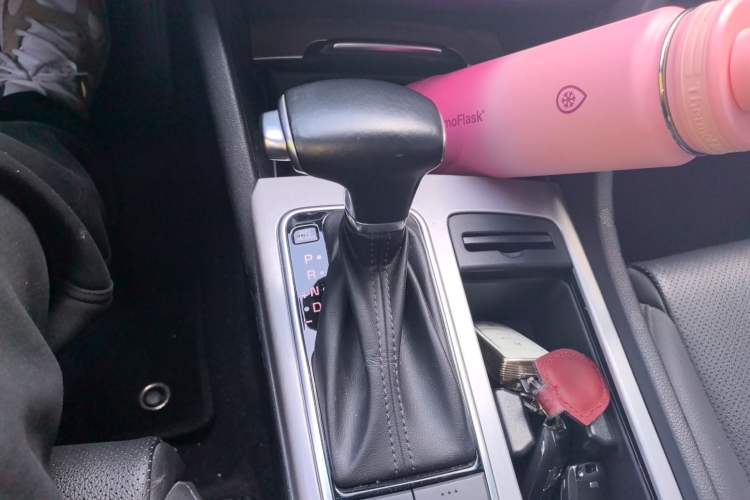 Used Kia K5 New Energy 2018 2.0L ZhiZun Edition Gear Lever