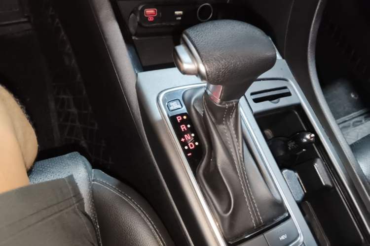 Used Kia K5 New Energy 2018 2.0L Smart Enjoyment Version Gear Lever