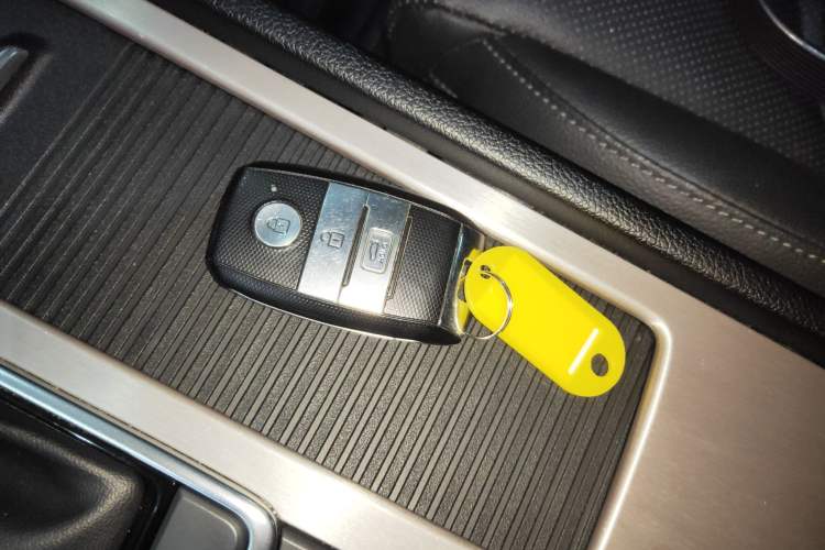 Used Kia K5 New Energy 2018 2.0L ZhiZun Edition Interior 1