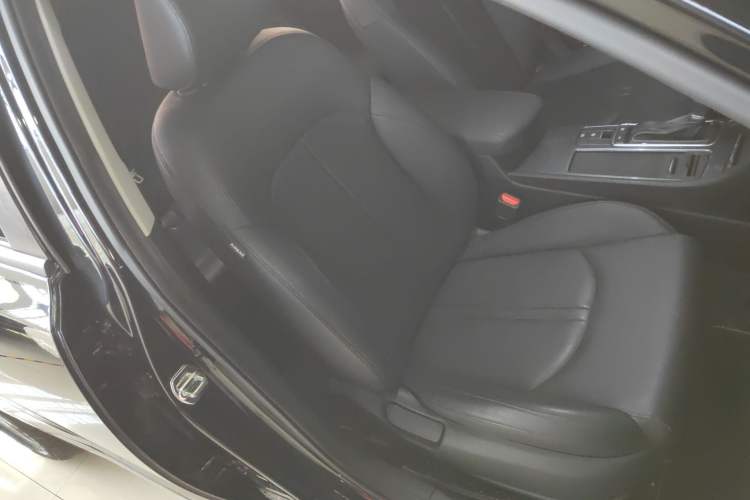 Used Kia K5 New Energy 2018 2.0L Smart Enjoyment Version Right Front Seat