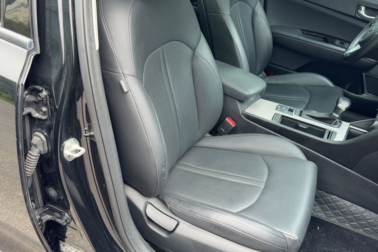 Used Kia K5 New Energy 2018 2.0L ZhiZun Edition Right Front Seat