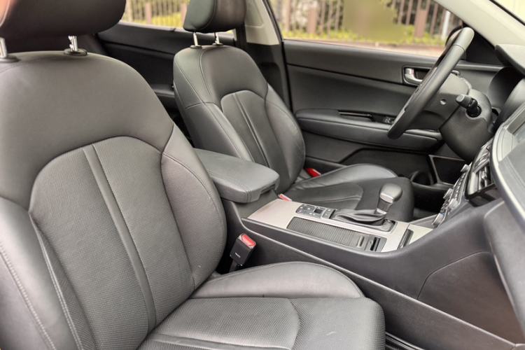 Used Kia K5 New Energy 2018 2.0L ZhiZun Edition Right Front Seat