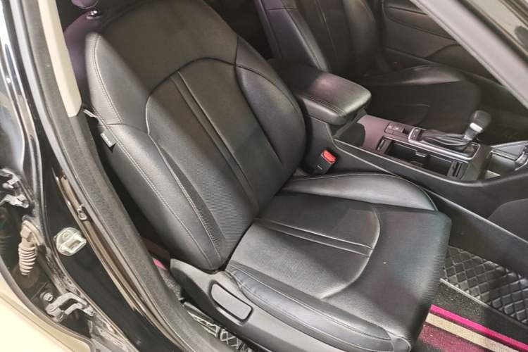 Used Kia K5 New Energy 2018 2.0L Smart Enjoyment Version Right Front Seat
