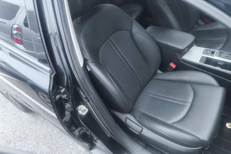 Used Kia K5 New Energy 2018 2.0L ZhiZun Edition Right Front Seat