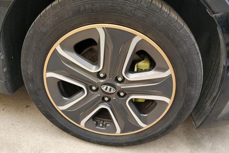 Used Kia K5 New Energy 2018 2.0L ZhiZun Edition Right Front Wheel Hub