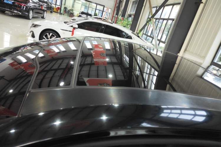 Used Kia K5 New Energy 2018 2.0L ZhiZun Edition Roof