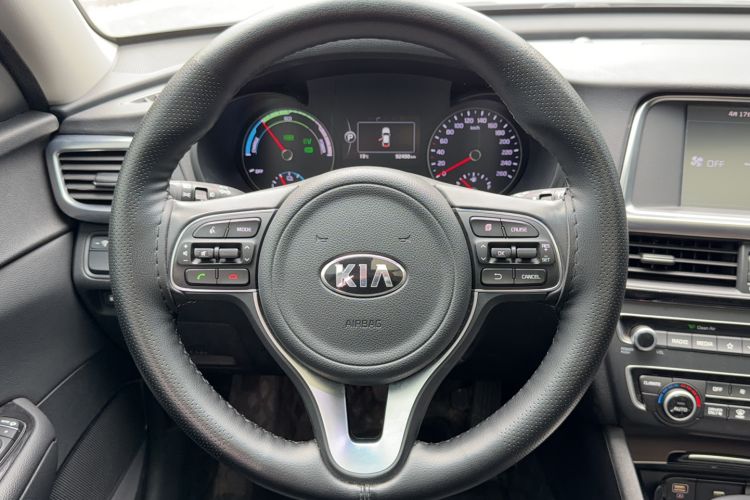 Used Kia K5 New Energy 2018 2.0L ZhiZun Edition Steering Wheel
