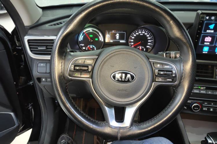 Used Kia K5 New Energy 2018 2.0L ZhiZun Edition Steering Wheel