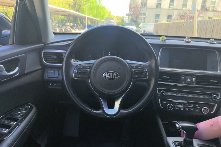 Used Kia K5 New Energy 2018 2.0L ZhiZun Edition Steering Wheel