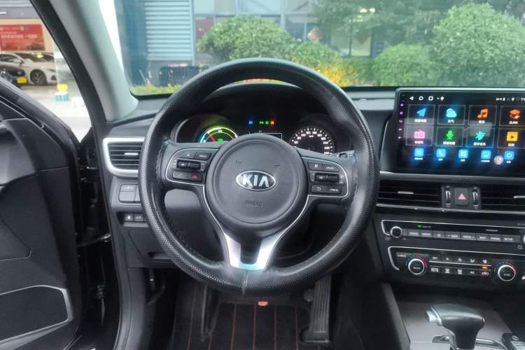 Used Kia K5 New Energy 2018 2.0L ZhiZun Edition Steering Wheel