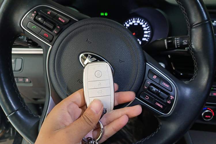 Used Kia K5 New Energy 2018 2.0L ZhiZun Edition Vehicle Key