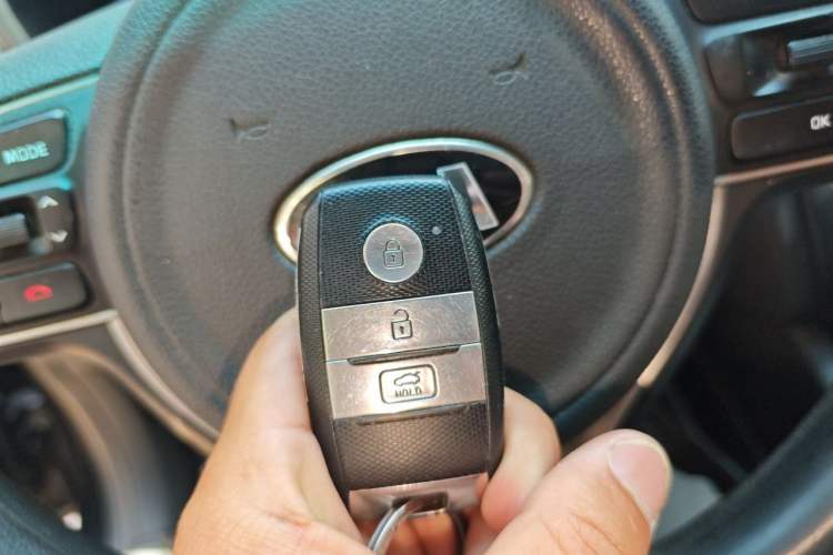 Used Kia K5 New Energy 2018 2.0L Smart Enjoyment Version Vehicle Key