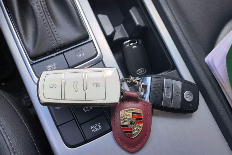 Used Kia K5 New Energy 2018 2.0L ZhiZun Edition Vehicle Key
