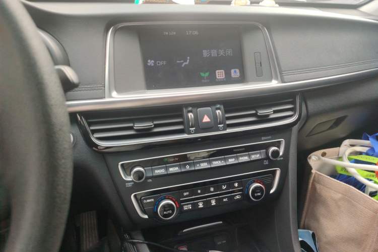 Used Kia K5 New Energy 2018 2.0L Smart Enjoyment Version Audio And AC Panel