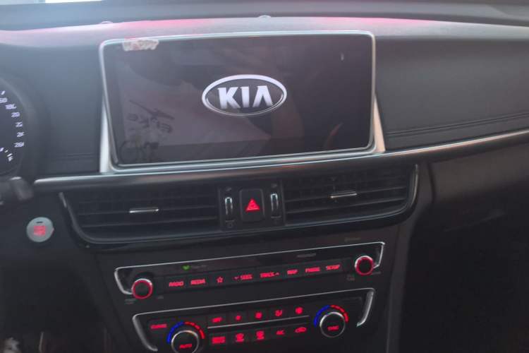 Used Kia K5 New Energy 2018 2.0L Smart Enjoyment Version Audio And AC Panel