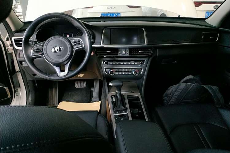 Used Kia K5 New Energy 2018 2.0L ZhiZun Edition Center Console