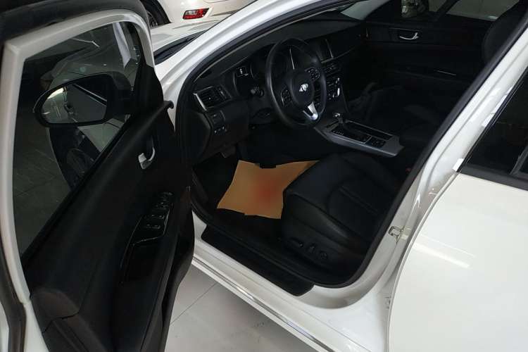 Used Kia K5 New Energy 2018 2.0L ZhiZun Edition Driver Seat