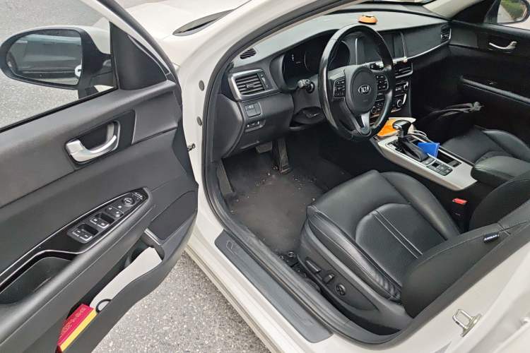 Used Kia K5 New Energy 2018 2.0L ZhiZun Edition Driver Seat