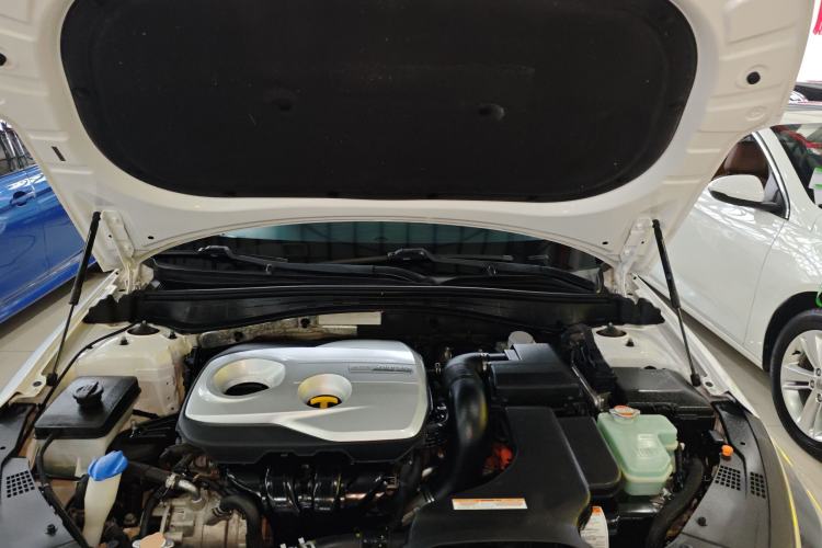 Used Kia K5 New Energy 2018 2.0L Smart Enjoyment Version Engine Bay