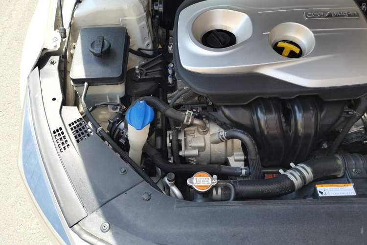 Used Kia K5 New Energy 2018 2.0L Smart Enjoyment Version Engine Bay Right
