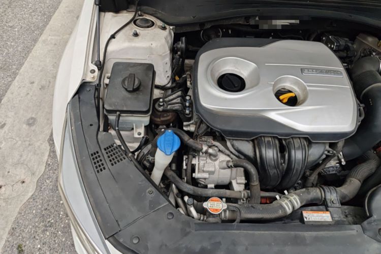 Used Kia K5 New Energy 2018 2.0L ZhiZun Edition Engine Bay Right