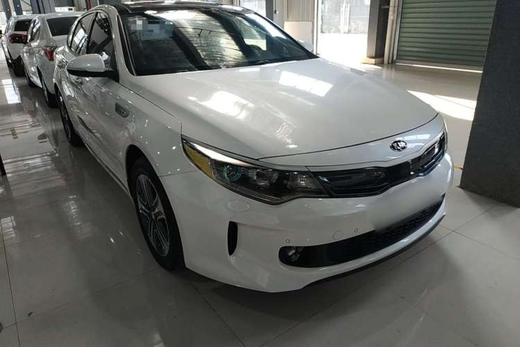 Used Kia K5 New Energy 2018 2.0L ZhiZun Edition Front Right 45 Deg