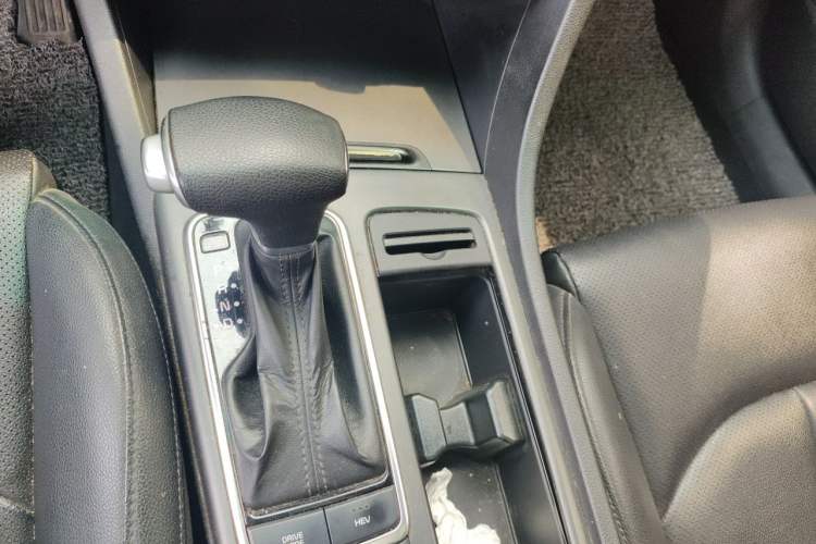 Used Kia K5 New Energy 2018 2.0L Smart Enjoyment Version Gear Lever