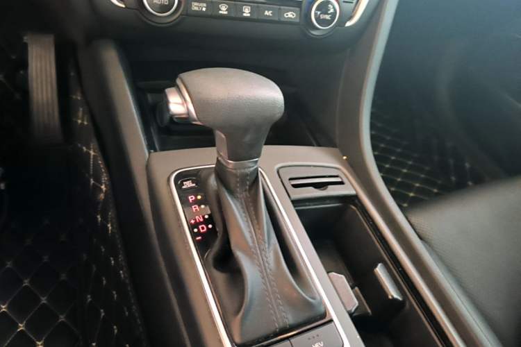 Used Kia K5 New Energy 2018 2.0L Smart Enjoyment Version Gear Lever