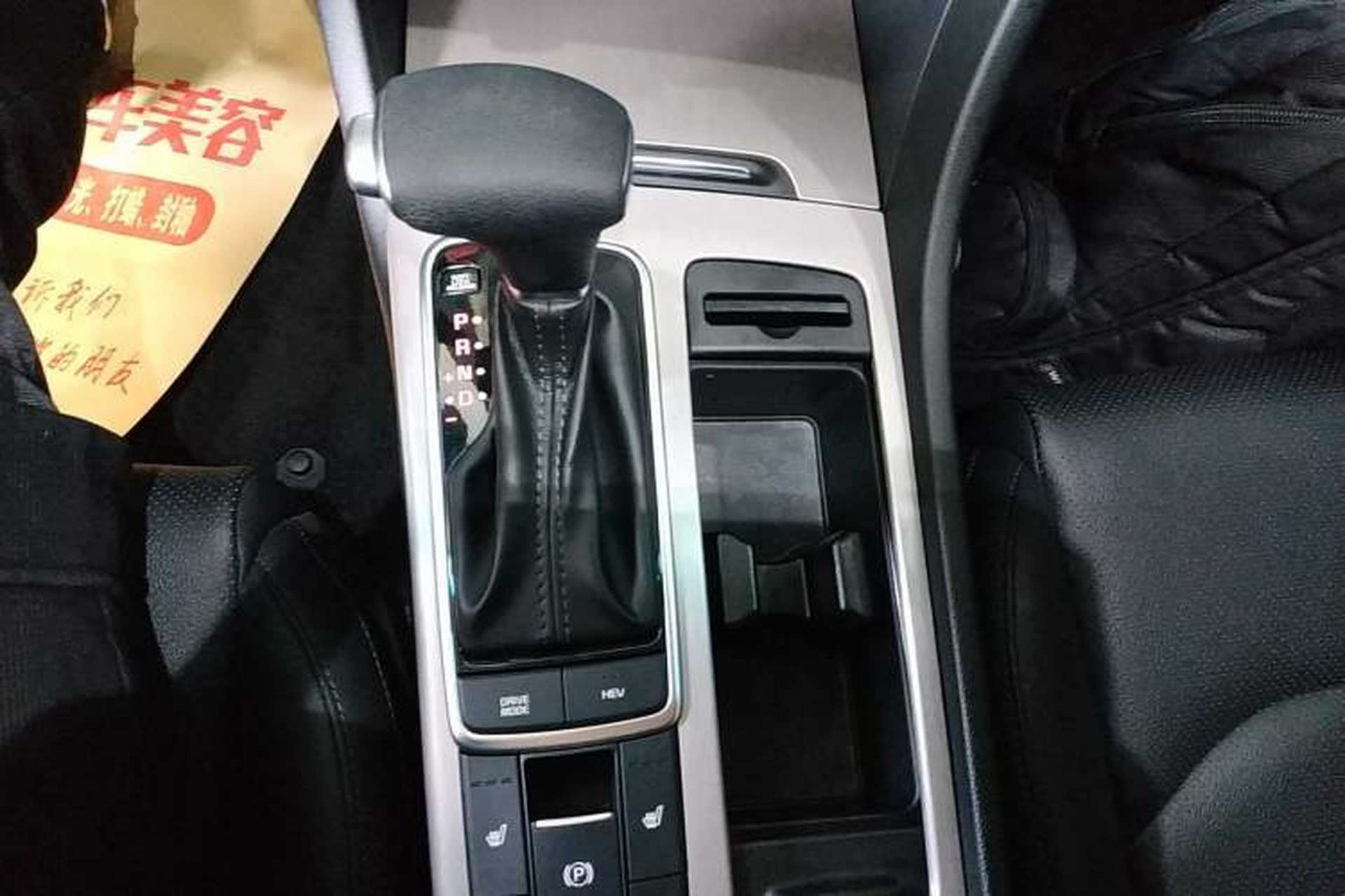 Used Kia K5 New Energy 2018 2.0L ZhiZun Edition Gear Lever