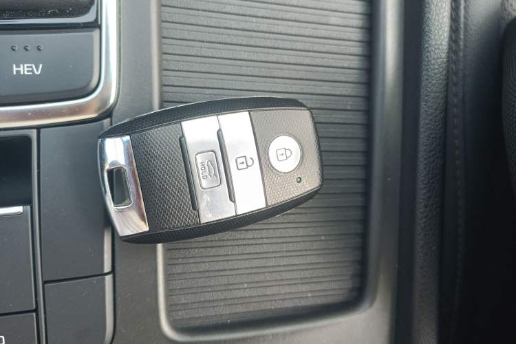 Used Kia K5 New Energy 2018 2.0L Smart Enjoyment Version Interior 1
