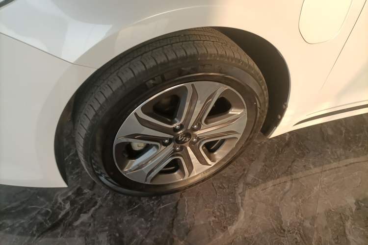 Used Kia K5 New Energy 2018 2.0L Smart Enjoyment Version Left Front Wheel Hub