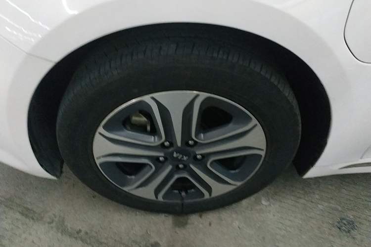 Used Kia K5 New Energy 2018 2.0L Smart Enjoyment Version Left Front Wheel Hub
