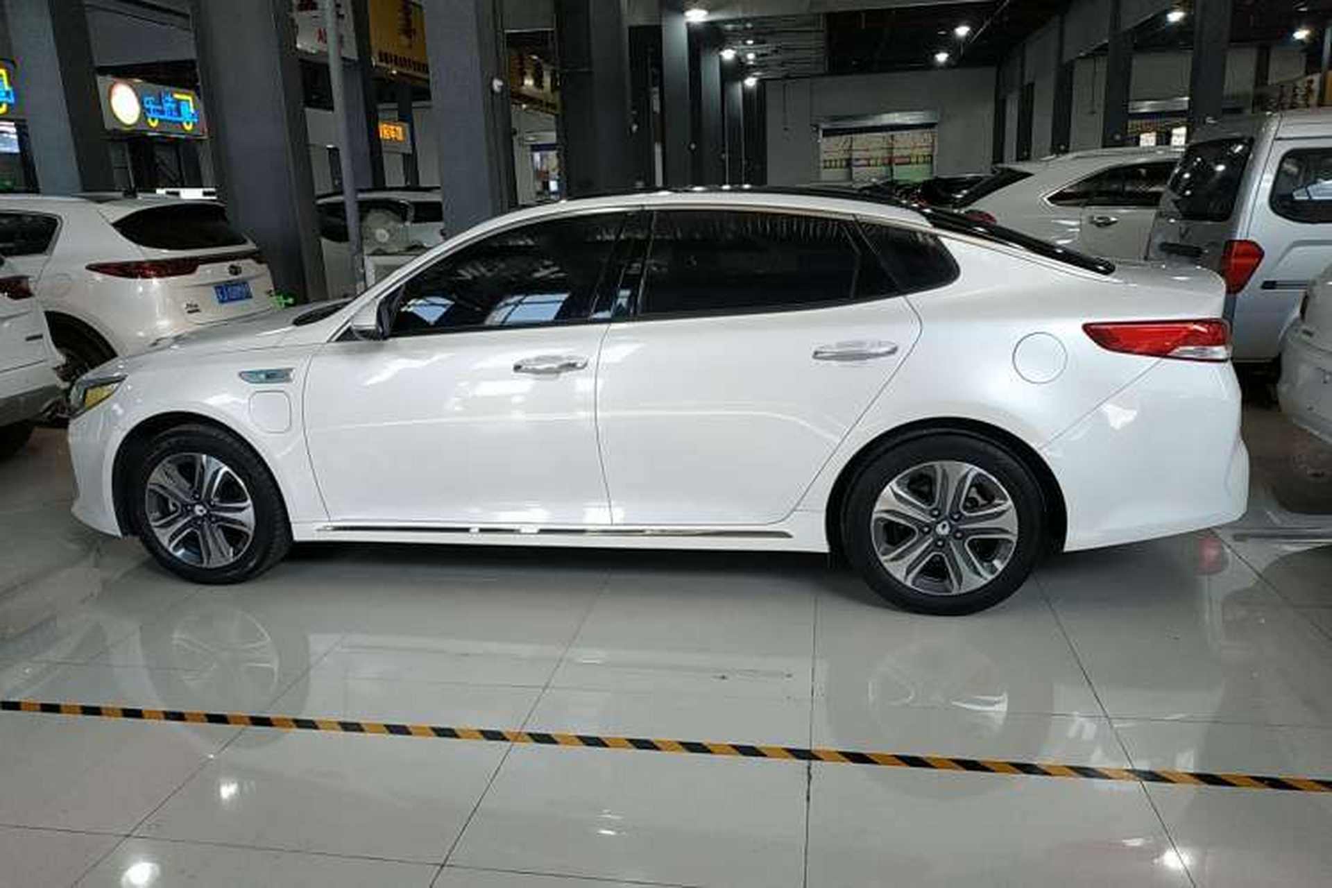 Used Kia K5 New Energy 2018 2.0L ZhiZun Edition Left Side