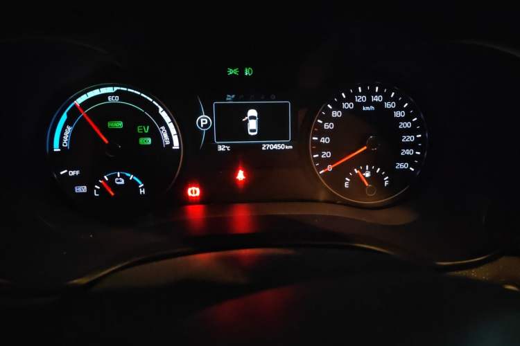 Used Kia K5 New Energy 2018 2.0L Smart Enjoyment Version Odometer Close Up