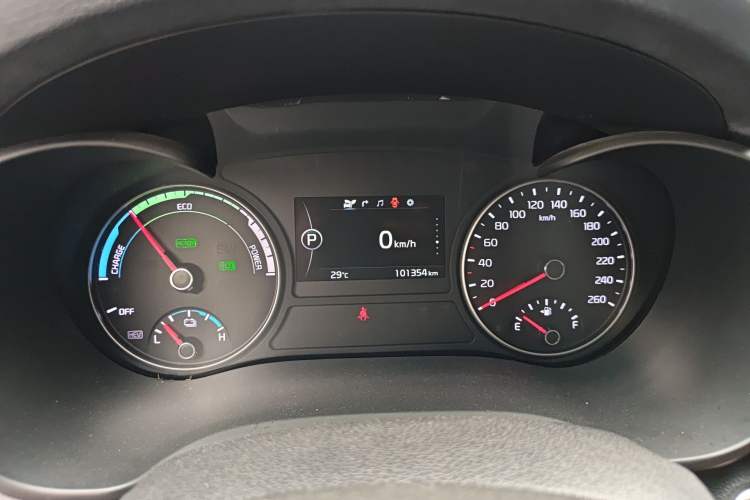 Used Kia K5 New Energy 2018 2.0L ZhiZun Edition Odometer Close Up