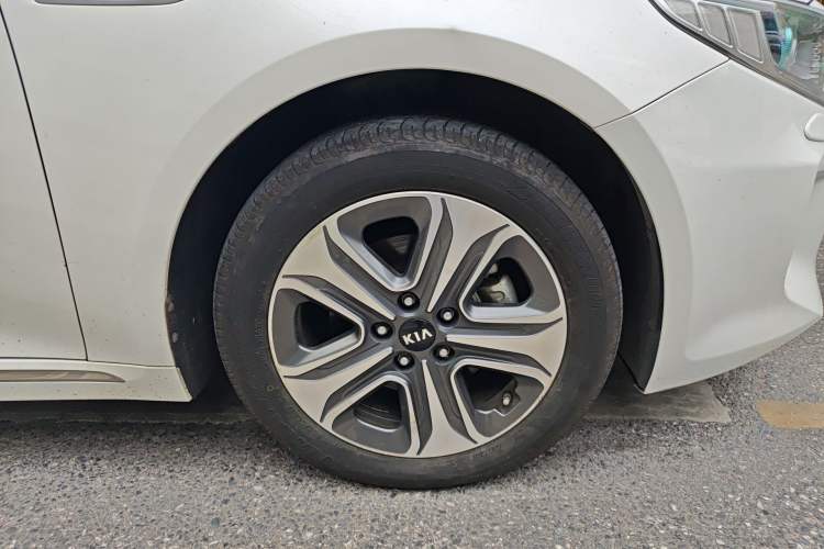 Used Kia K5 New Energy 2018 2.0L ZhiZun Edition Right Front Wheel Hub