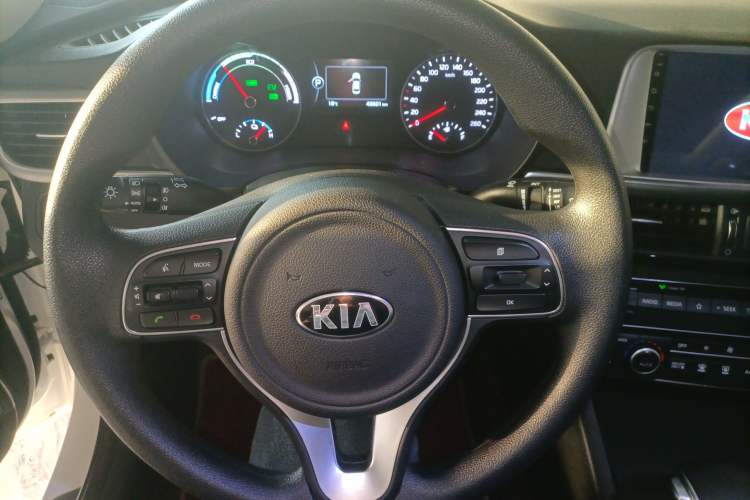 Used Kia K5 New Energy 2018 2.0L Smart Enjoyment Version Steering Wheel