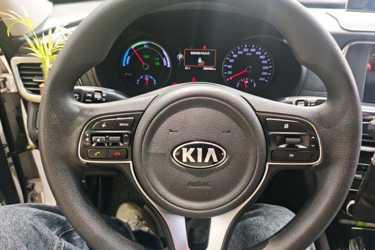 Used Kia K5 New Energy 2018 2.0L Smart Enjoyment Version Steering Wheel