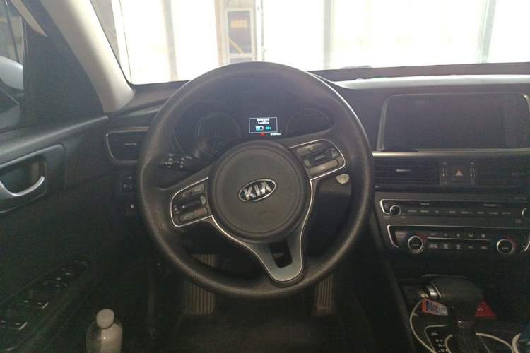 Used Kia K5 New Energy 2018 2.0L Smart Enjoyment Version Steering Wheel