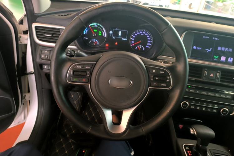 Used Kia K5 New Energy 2018 2.0L Smart Enjoyment Version Steering Wheel