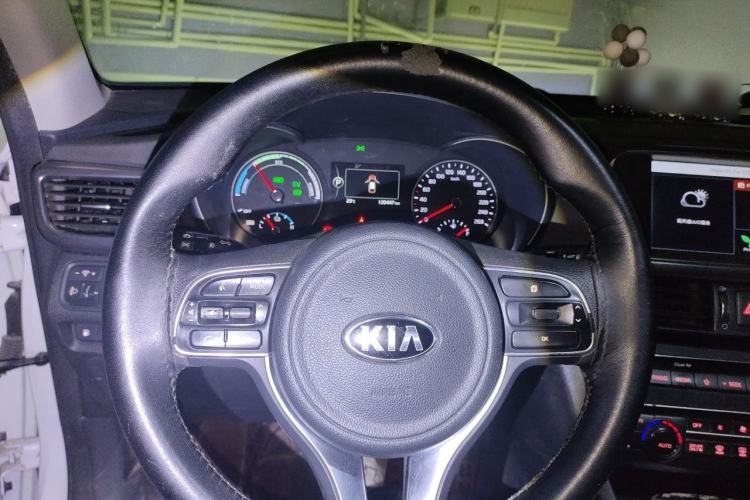 Used Kia K5 New Energy 2018 2.0L Smart Enjoyment Version Steering Wheel