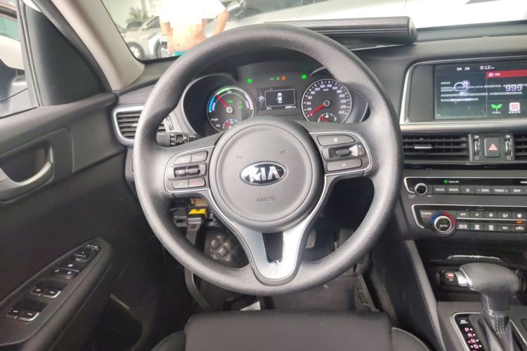 Used Kia K5 New Energy 2018 2.0L Smart Enjoyment Version Steering Wheel