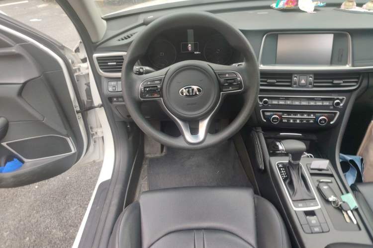 Used Kia K5 New Energy 2018 2.0L Smart Enjoyment Version Steering Wheel