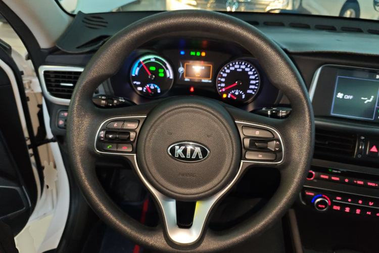 Used Kia K5 New Energy 2018 2.0L Smart Enjoyment Version Steering Wheel