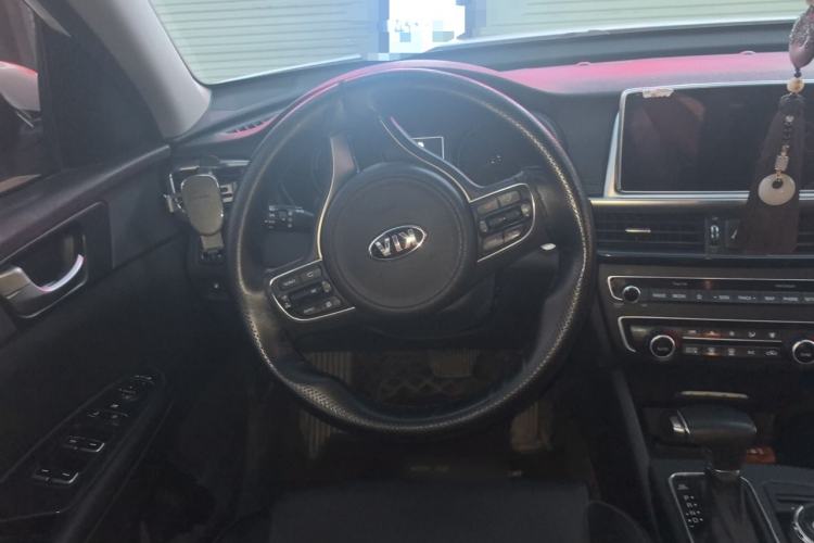 Used Kia K5 New Energy 2018 2.0L Smart Enjoyment Version Steering Wheel