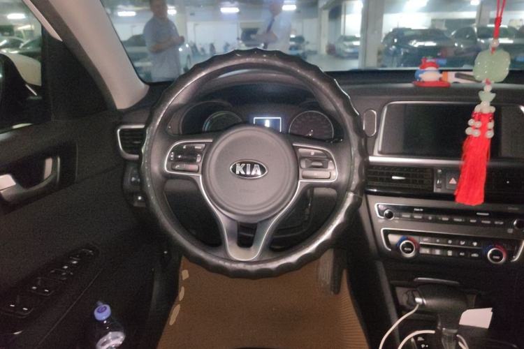 Used Kia K5 New Energy 2018 2.0L Smart Enjoyment Version Steering Wheel