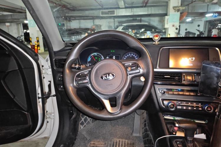Used Kia K5 New Energy 2018 2.0L Smart Enjoyment Version Steering Wheel