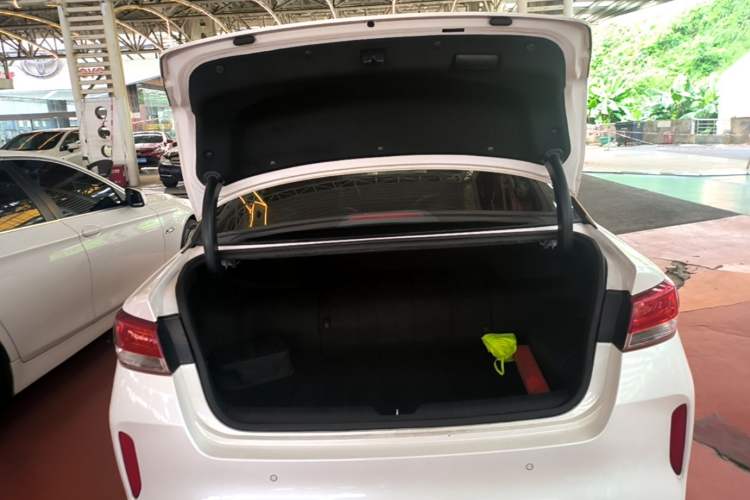Used Kia K5 New Energy 2018 2.0L Smart Enjoyment Version Trunk