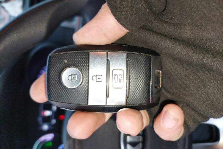 Used Kia K5 New Energy 2018 2.0L Smart Enjoyment Version Vehicle Key